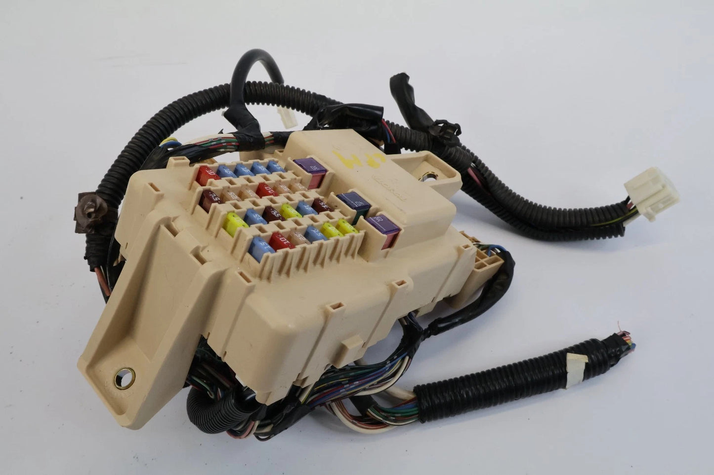 2005 2006 TOYOTA TUNDRA 4.7L CREW CAB INTERIOR DASH CABIN FUSE BOX RELAY OEM