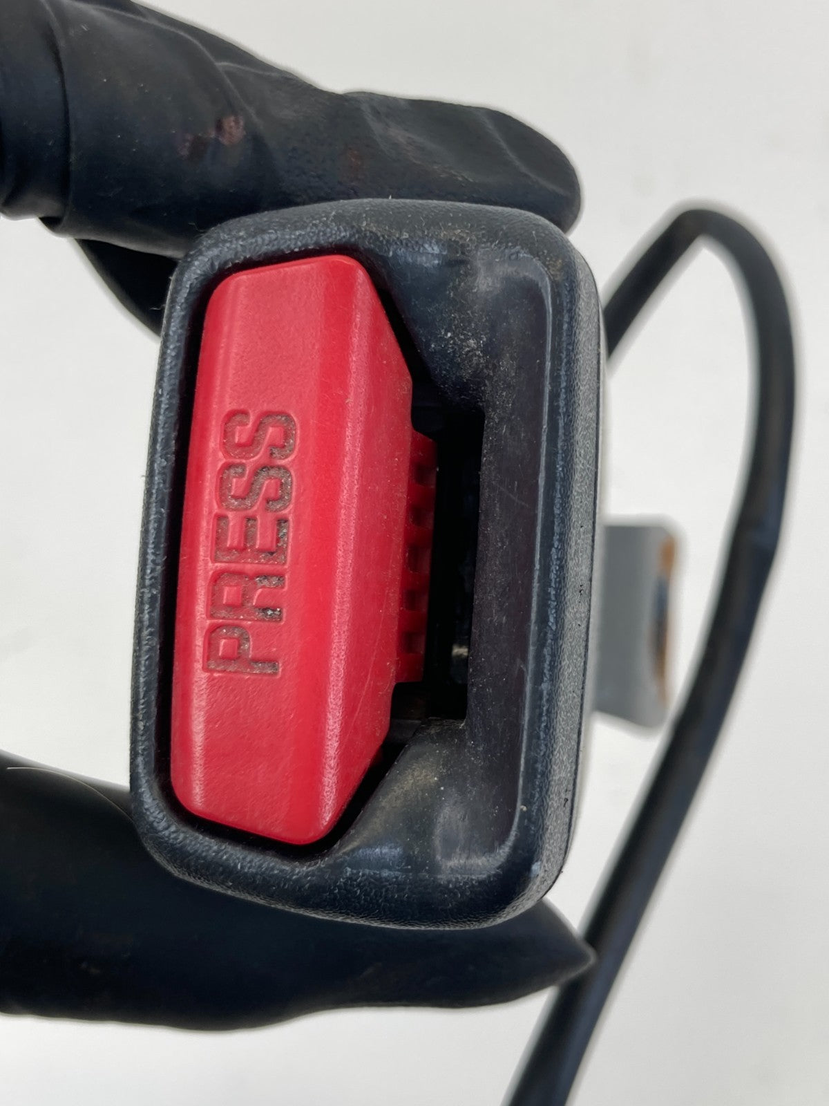 2005 06 07 08 09 2010 Scion tC Front Right Passenger Side Seat Belt Buckle OEM