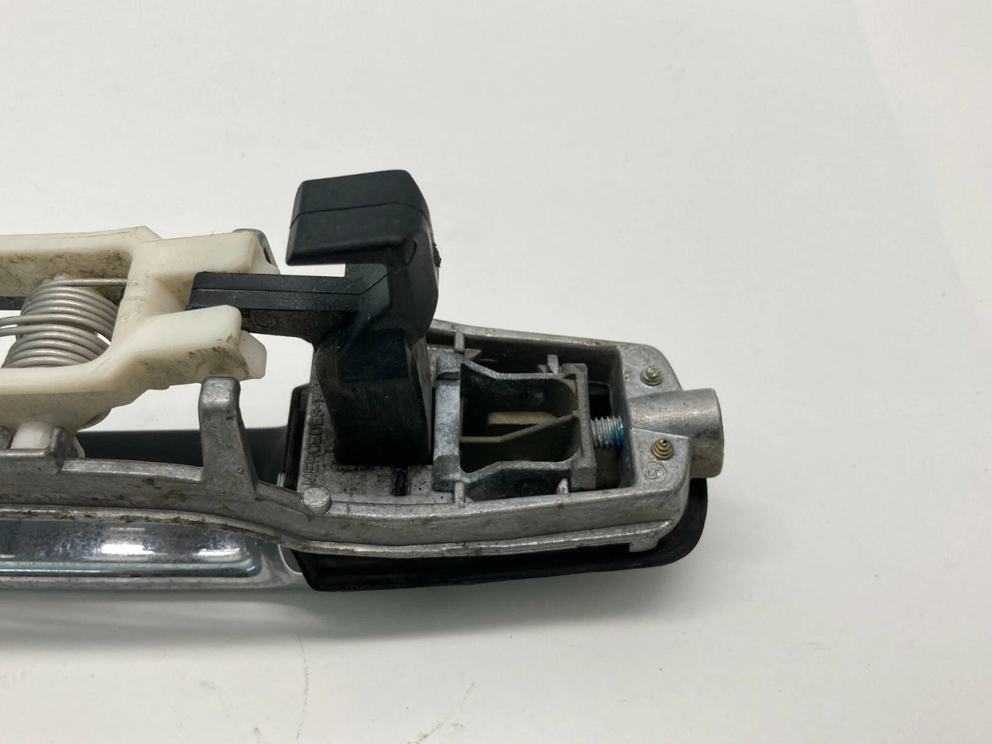 1994-1997 MERCEDES-BENZ C 280 REAR LEFT EXTERIOR DOOR HANDLE ASSEMBLY OEM