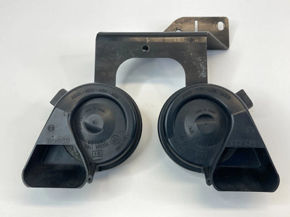 05-11 AUDI A6 QUATTRO HIGH & LOW TONE NOTE SIGNAL HORN W BRACKET E9024148 OEM