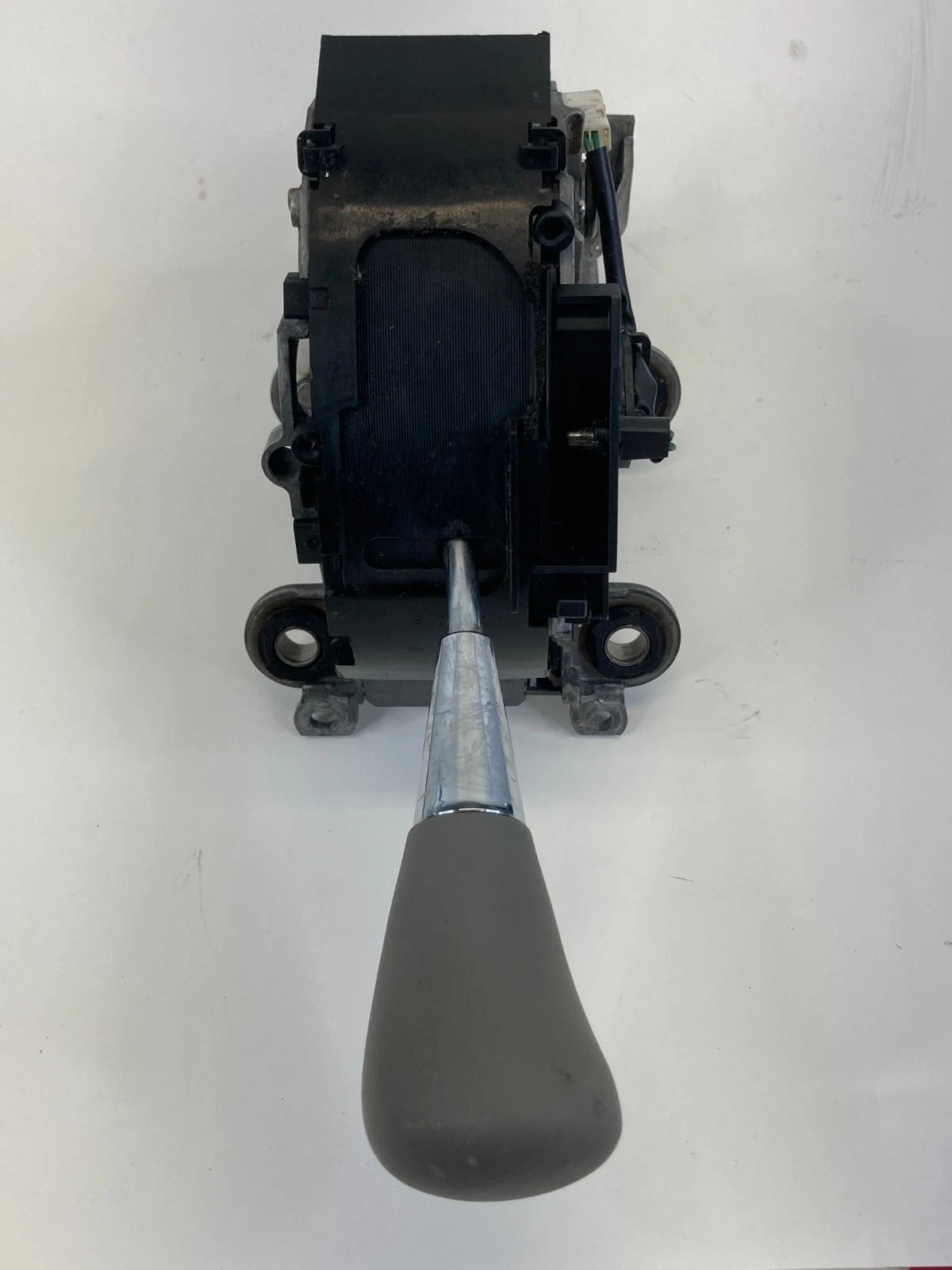 2004-2010 TOYOTA SIENNA AUTOMATIC GEAR SHIFTER SELECTOR LEVER ASSY OEM