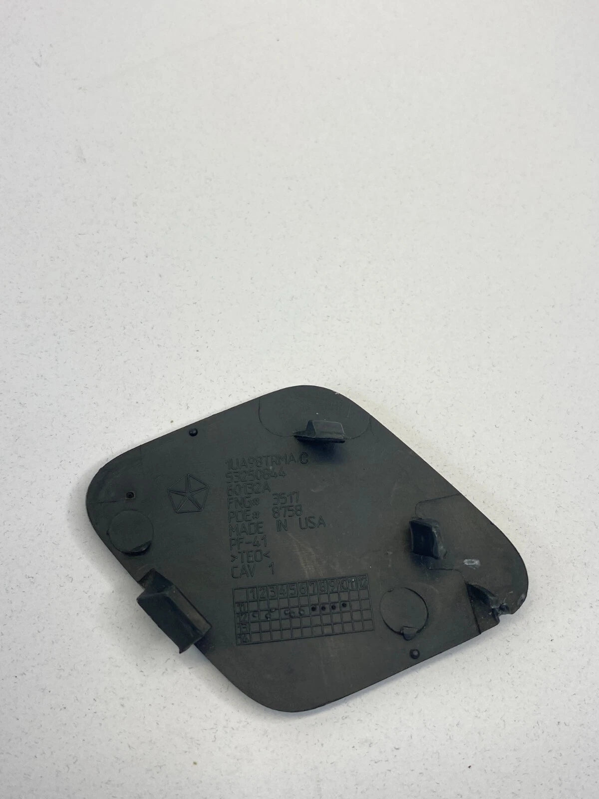 2013-2016 DODGE DART SEDAN 1.4L L4 BUMPER TOW HOOK EYE CAP COVER TRIM 1UA98TRMA