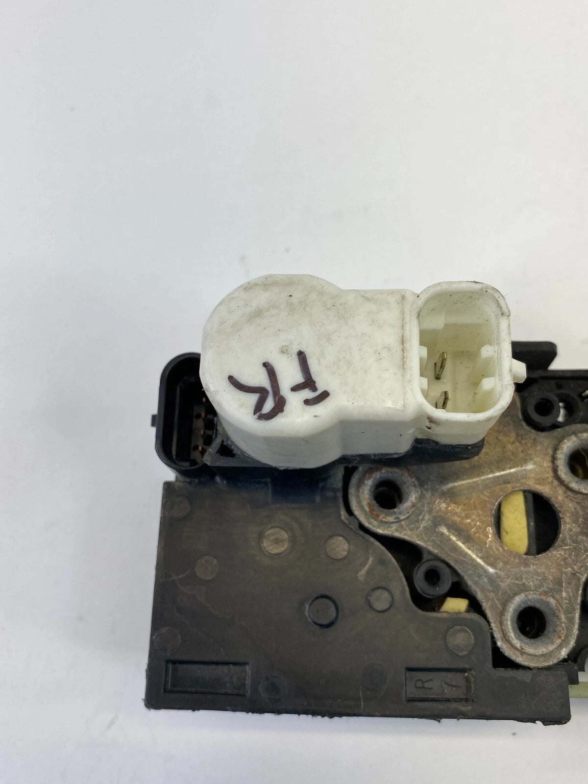 1999-2005 PONTIAC GRAND AM FRONT RIGHT DOOR LOCK LATCH ACTUATOR 16639868 OEM