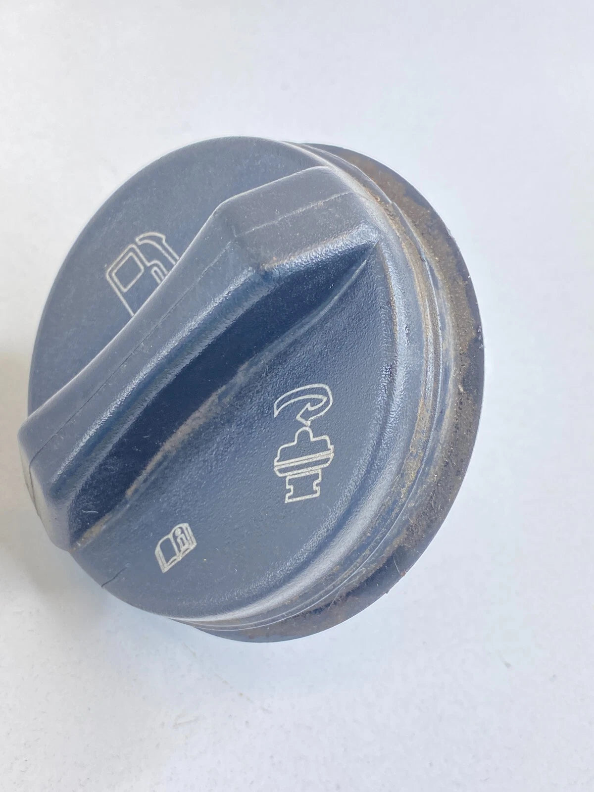 2001-2010 CHRYSLER PT CRUISER FUEL TANK CAP GAS LID COVER ASSEMBLY OEM