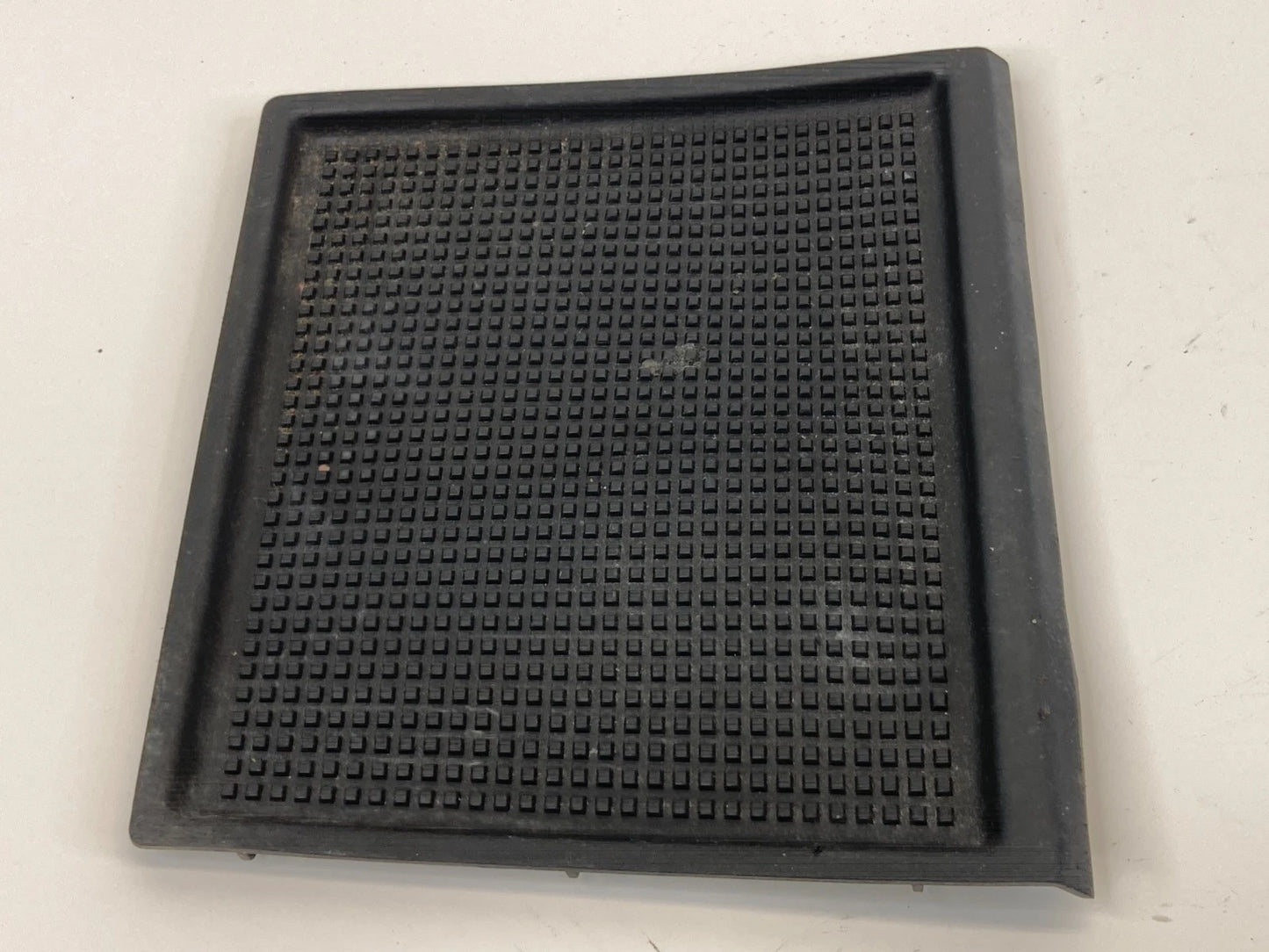 2008-2015 LAND ROVER LR2 UPPER DASH STORAGE POCKET RUBBER MAT TRAY LINER OEM