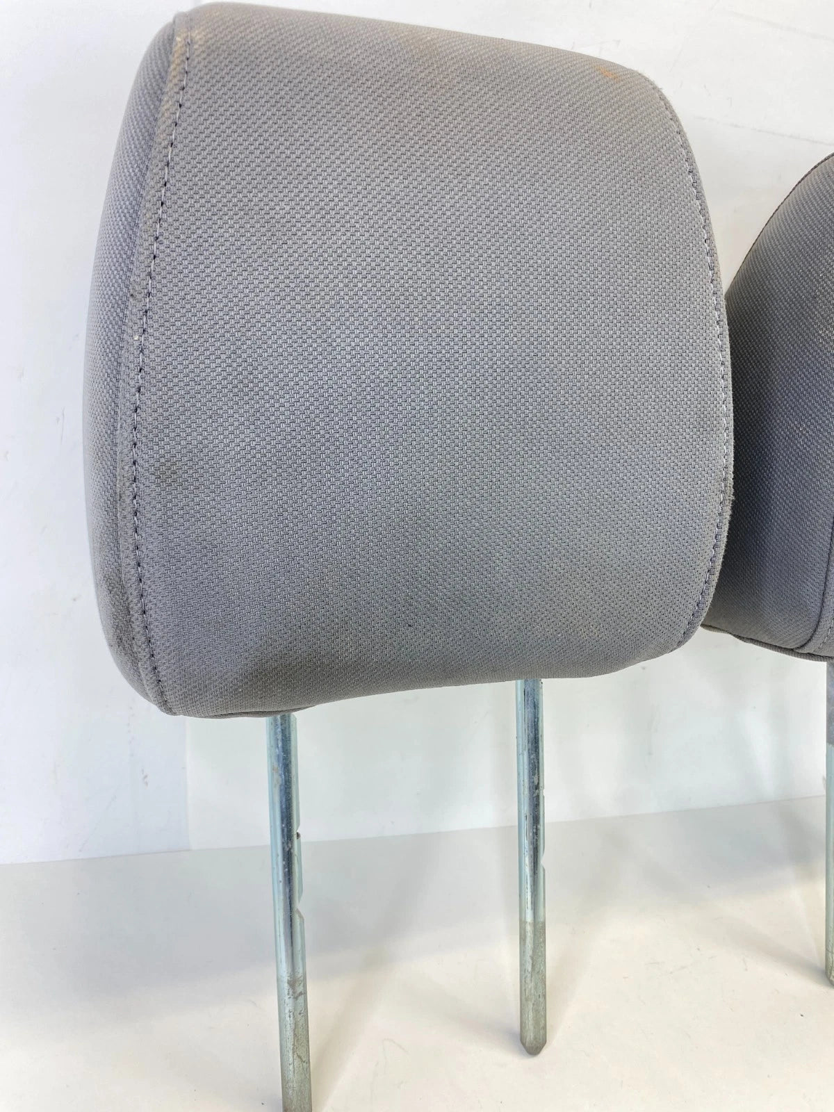 2004 2005 FORD F-150 FRONT LEFT & RIGHT SEAT HEADREST HEAD REST SET CLOTH OEM
