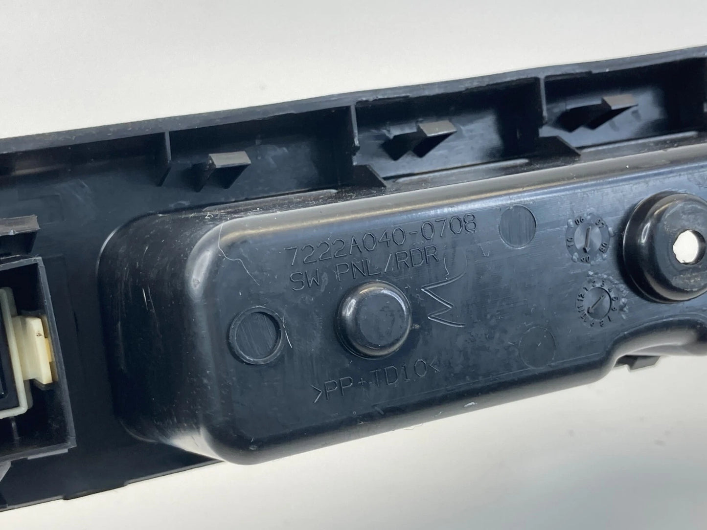 07-12 MITSUBISHI GALANT REAR RIGHT WINDOW SWITCH W/ TRIM BEZEL 7222A040-0708 OEM