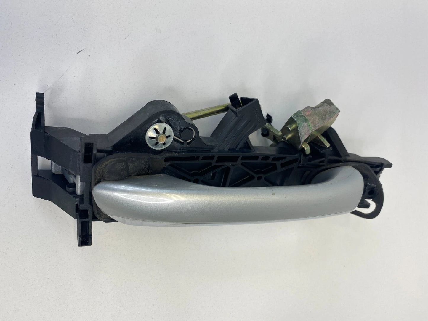 2000-2006 MERCEDES-BENZ S500 REAR RIGHT SIDE EXTERIOR DOOR HANDLE ASSEMBLY OEM