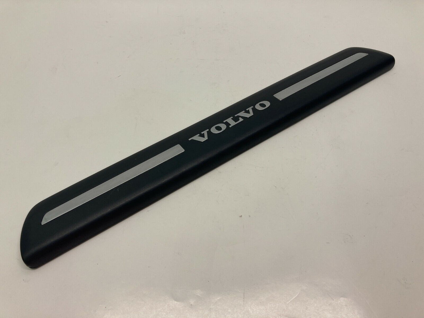 2004-2011 Volvo S40 Front Right Passenger Side Door Step Sill Scuff Trim Plate