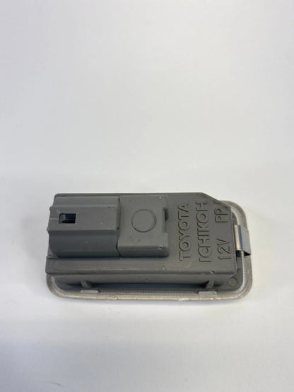 04 05 06 07 08 TOYOTA SOLARA FR RH FRONT RIGHT DOOR COURTESY LIGHT LAMP OEM