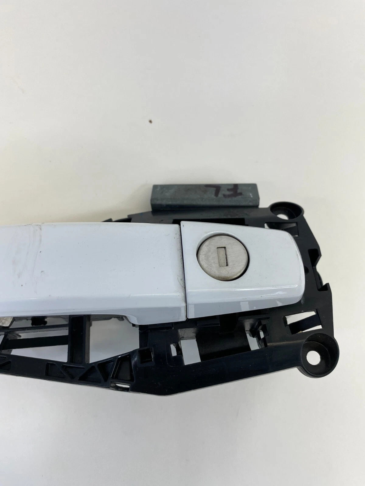 12-16 CHEVROLET SONIC FRONT LEFT DRIVER SIDE EXTERIOR DOOR HANDLE 9400-2321 OEM