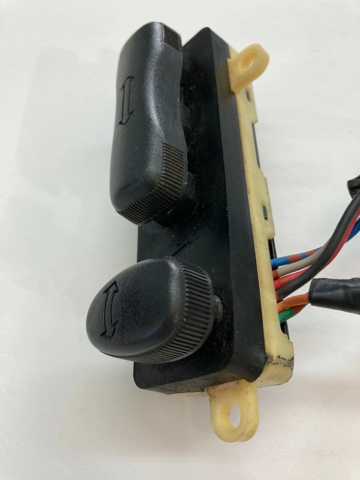 96-99 NISSAN PATHFINDER FRONT RIGHT PASSENGER SIDE POWER SEAT SWITCH ASSEMBLY