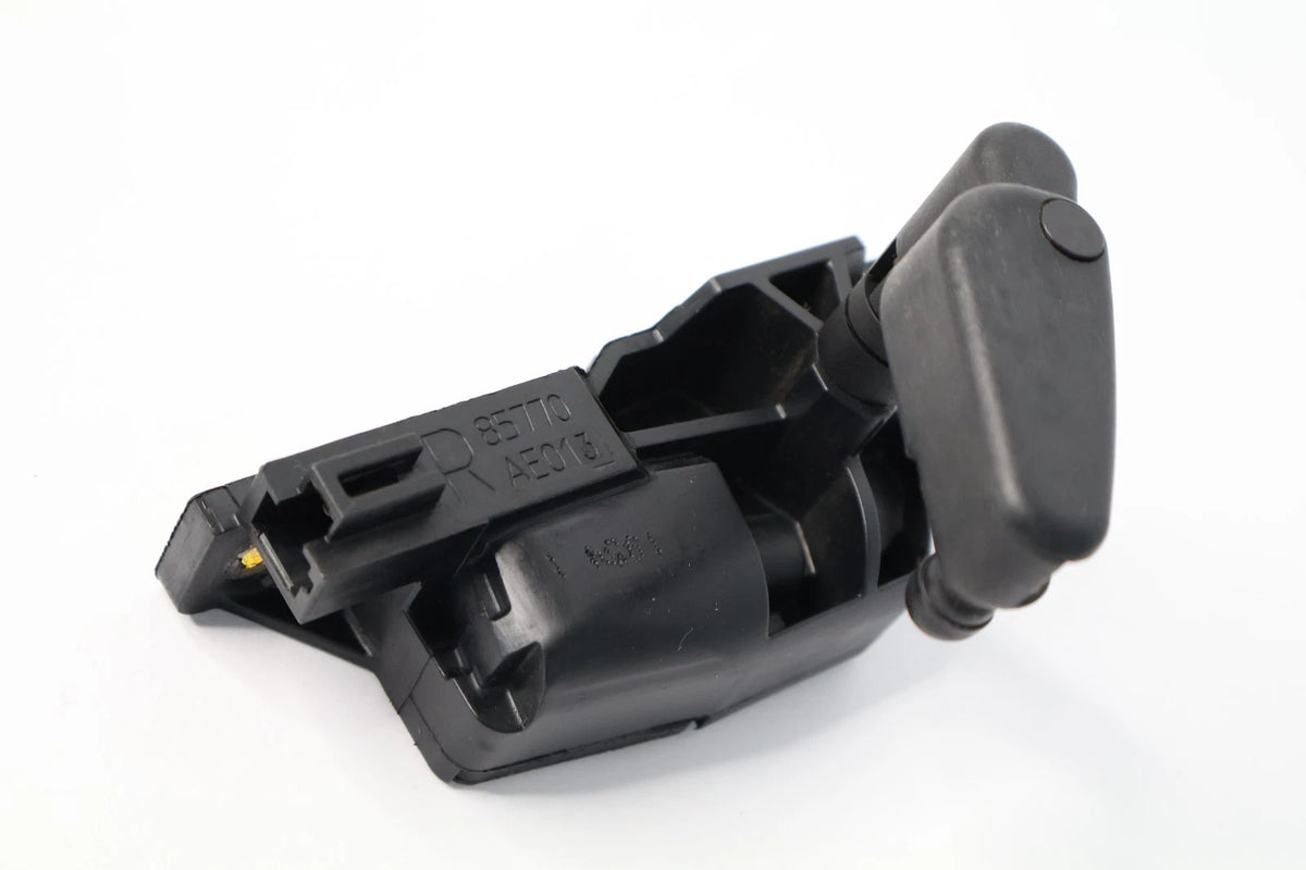 2011-2020 TOYOTA SIENNA RIGHT QUARTER POWER WINDOW MOTOR HANDLE 85770-AE013 OEM