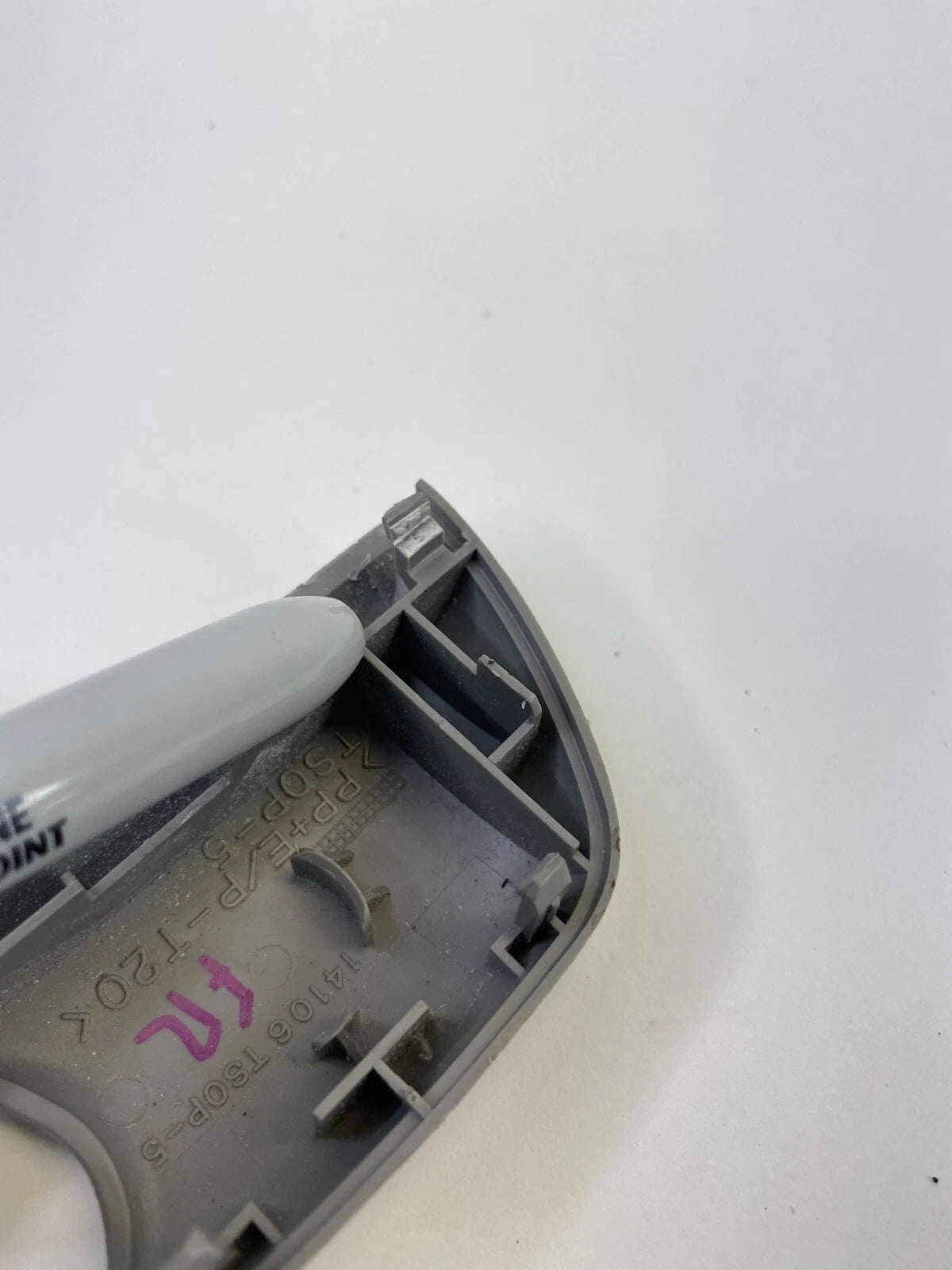 2004 2005 TOYOTA RAV4 FRONT RIGHT SEAT BELT UPPER COVER TRIM CAP 14106TS0P5 OEM