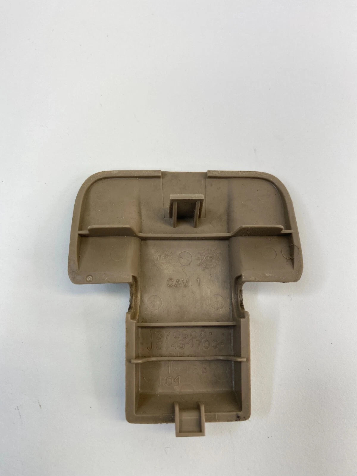 2008-2012 BUICK ENCLAVE REAR CHILD SEAT ANCHOR HOOK COVER OEM FACTORY 1370608