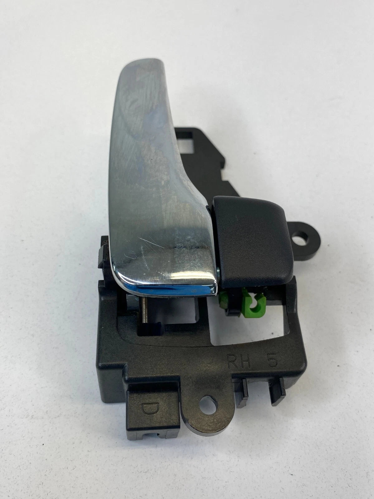 2007-2013 MITSUBISHI OUTLANDER REAR RIGHT SIDE INTERIOR DOOR HANDLE ASSEMBLY OEM