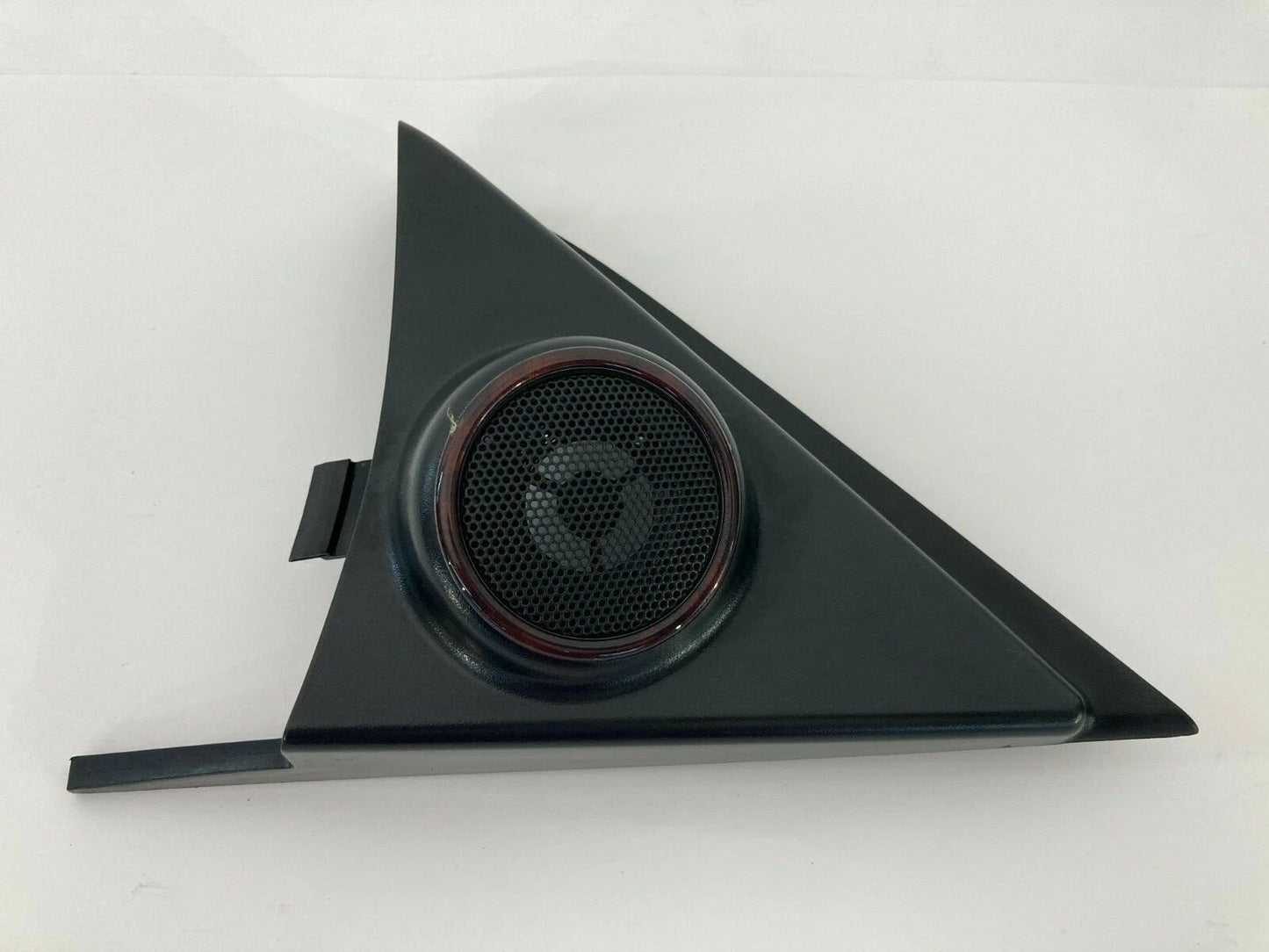 2003-2006 KIA SORENTO FRONT RIGHT PASSENGER SIDE TWEETER COVER TRIM 96350-3E500