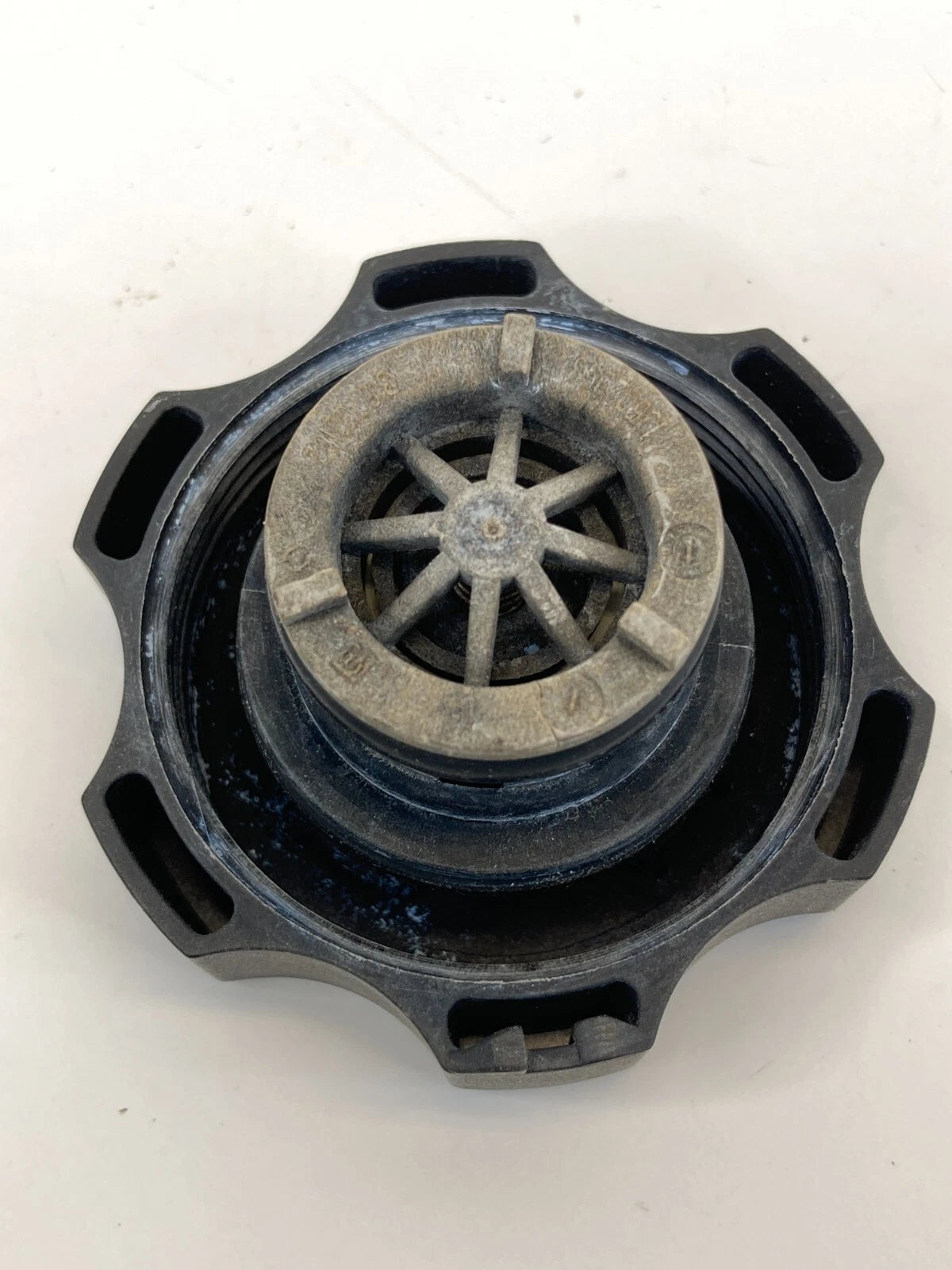 2011-2019 CHEVROLET CRUZE VOLT RADIATOR COOLANT SURGE RESERVOIR TANK CAP LID OEM