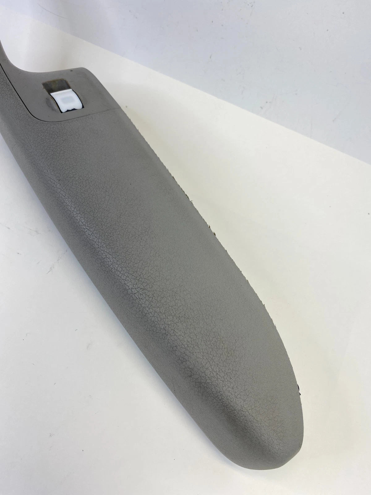 02-08 AUDI A4 FRONT RIGHT DOOR PANEL WINDOW SWITCH TRIM ARMREST OEM 8E1-867-174