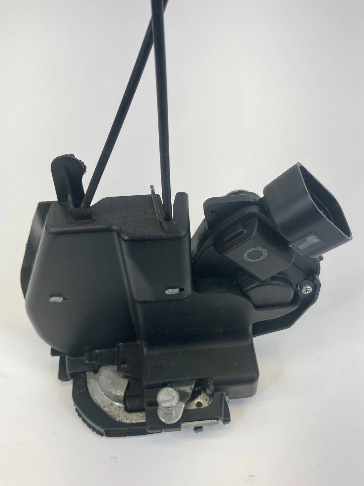 2001-2007 TOYOTA HIGHLANDER REAR RIGHT SIDE BACK DOOR LOCK LATCH ACTUATOR OEM