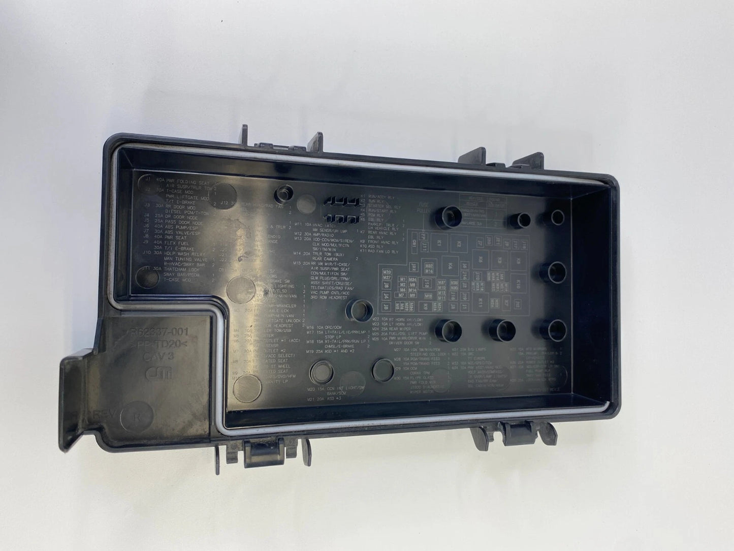 2011-2013 CHRYSLER TOWN & COUNTRY FUSE RELAY BOX BATTERY COVER LID R62337-001