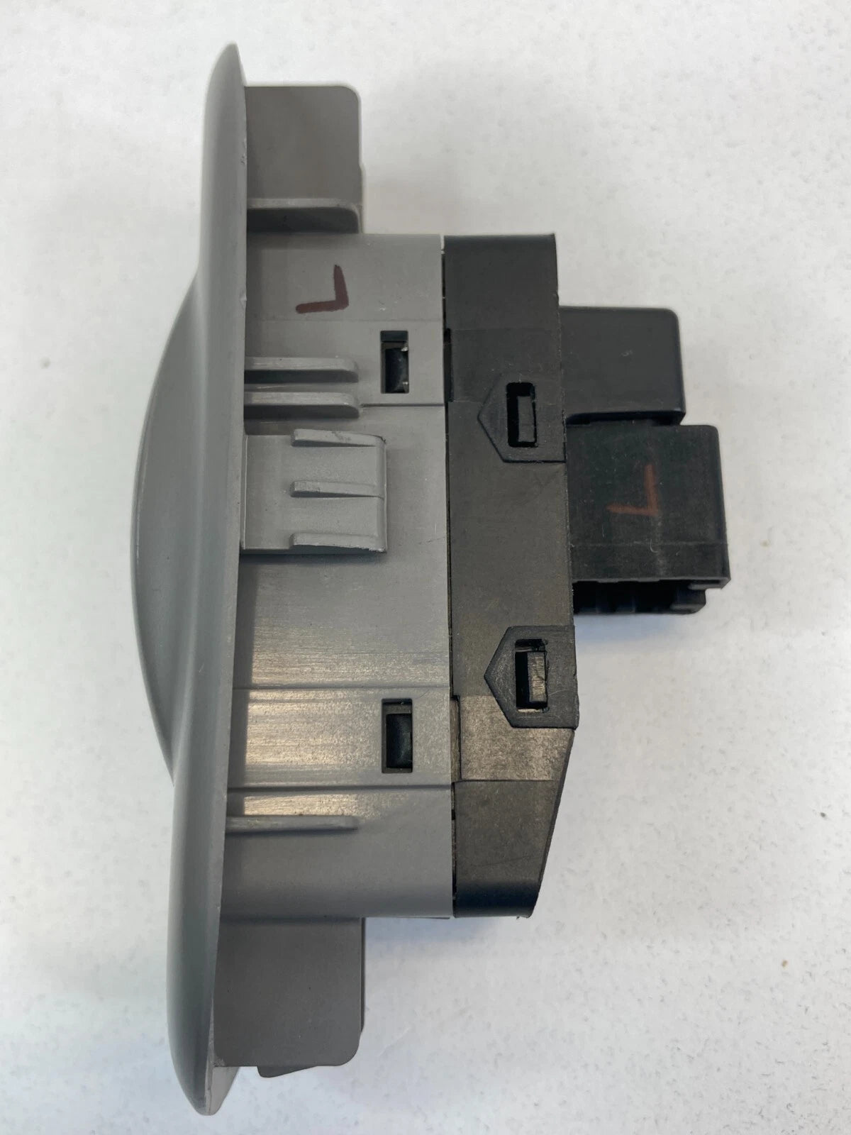 2006-2012 KIA SEDONA REAR LEFT SIDE DOOR POWER WINDOW SWITCH ASSEMBLY OEM