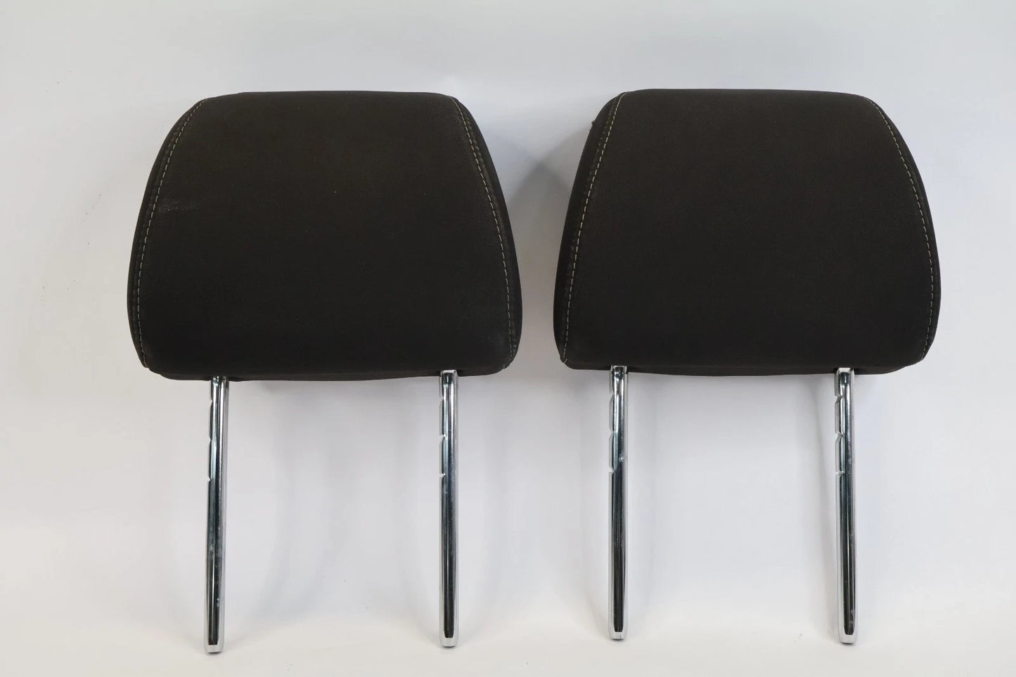2015-2018 FORD FOCUS FRONT LEFT & RIGHT HEAD REST HEADREST DRIVER PASSENGER OEM