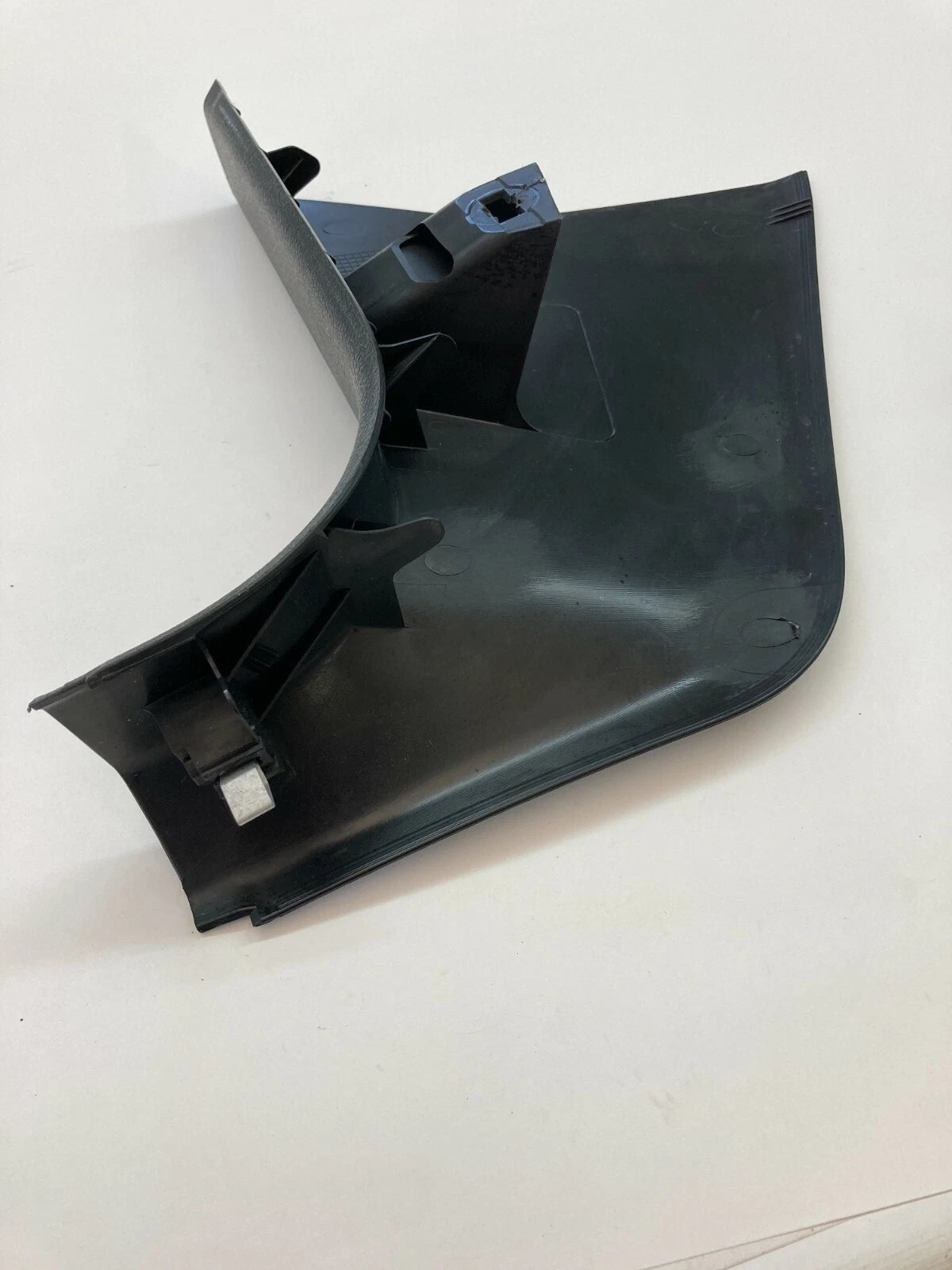 2006-2010 VOLKSWAGEN PASSAT FRONT RIGHT INTERIOR LOWER KICK PANEL TRIM 3C1863484