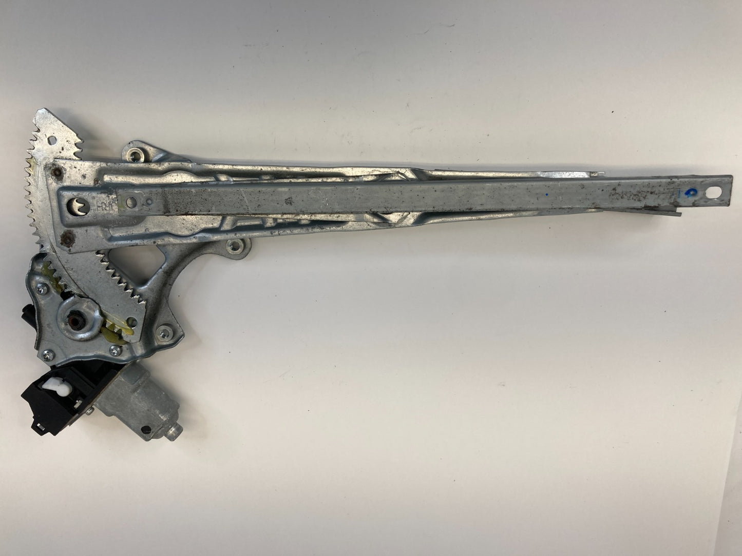 2013-2019 Nissan Sentra Rear Right Power Window Motor w/ Regulator 82730-3TA2A