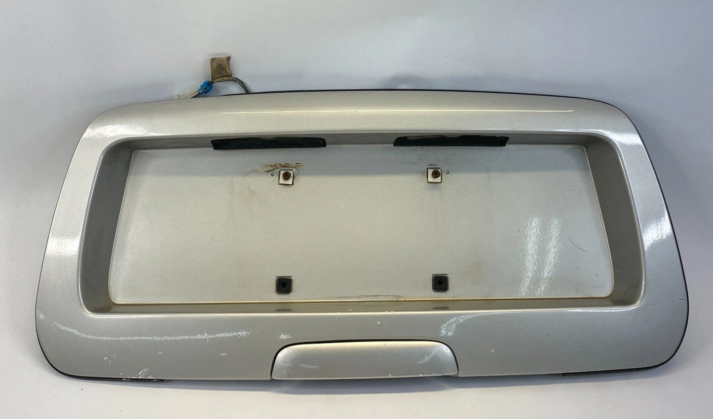 2002-2009 GMC ENVOY TRUNK LID LICENSE PLATE FINISH PANEL MOLDING PLATE 15191412