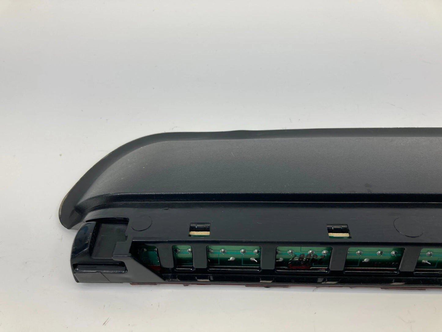 07 08 BMW 328XI 328I SEDAN 3RD THIRD BRAKE LIGHT HIGH MOUNTED STOP LAMP LED OEM