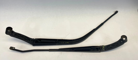 2007-2013 MITSUBISHI OUTTLANDER FRONT LEFT AND RIGHT WINDSHIELD WIPER ARM OEM