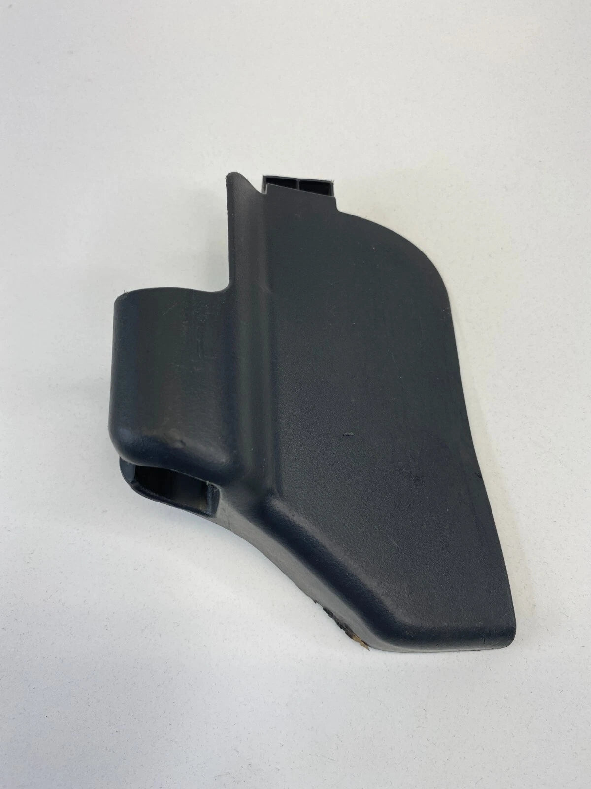 09-13 TOYOTA COROLLA INNER RIGHT PASSENGER SEAT TRACK BRACKET COVER 7215702140