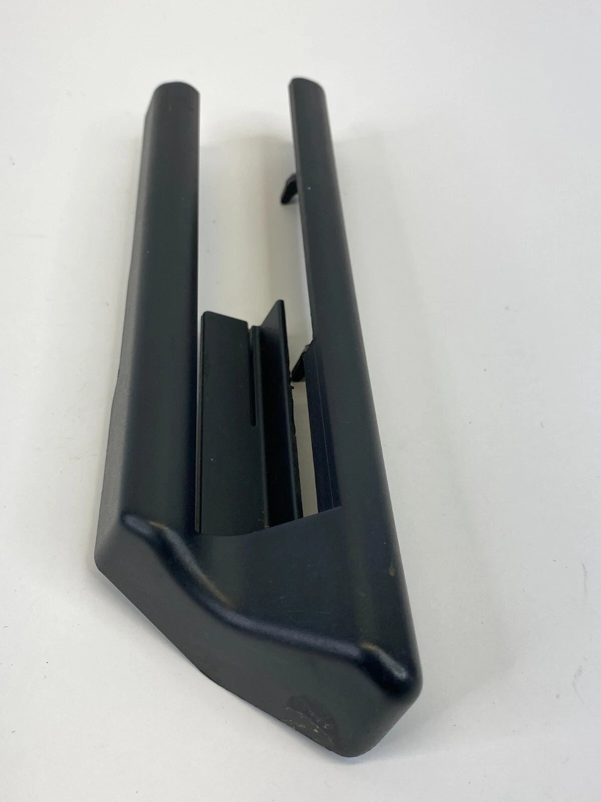 2004-2007 BMW 530I FRONT RIGHT SEAT TRACK RAIL END COVER TRIM CAP 7007704608290