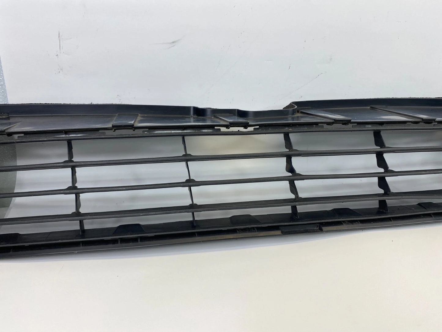 2010 2011 TOYOTA PRIUS FRONT BUMPER RADIATOR LOWER GRILL GRILLE 53112-47040 OEM