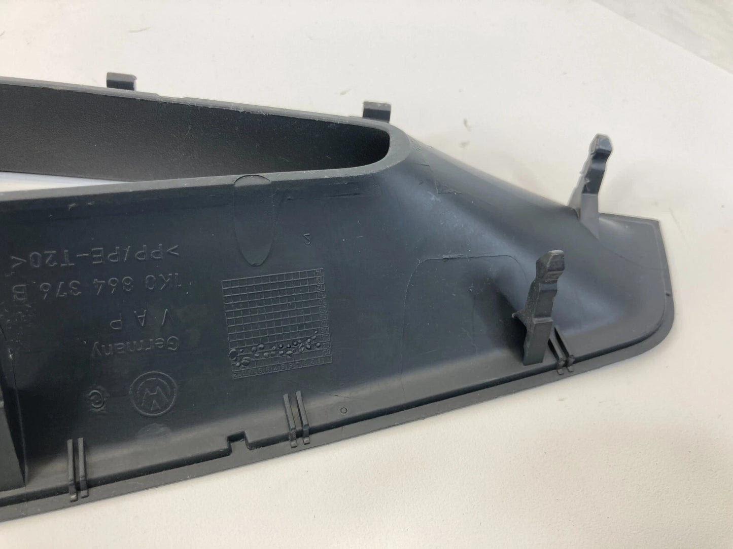 06 07 VOLKSWAGEN GTI CENTER CONSOLE RIGHT SIDE LOWER TRIM COVER 1K0-864-376-B