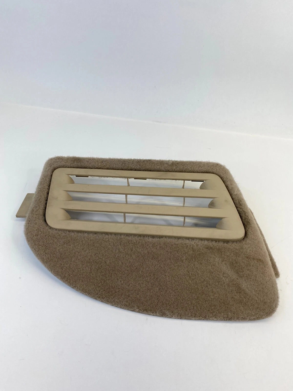 08-13 BUICK ENCLAVE INNER REAR LEFT QUARTER PANEL PRESSURE RELIEF VENT 15858033