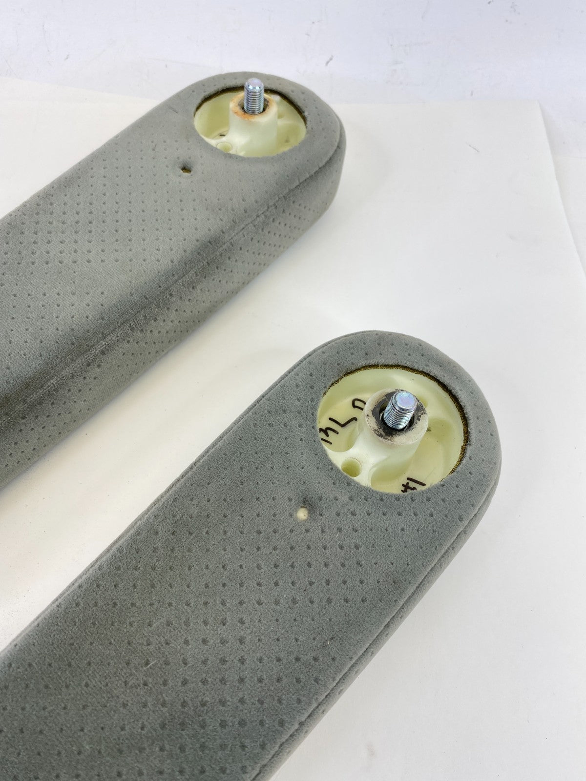 05-10 Honda Odyssey Rear Left Side Left & Right Position Seat Armrest Arm Rest