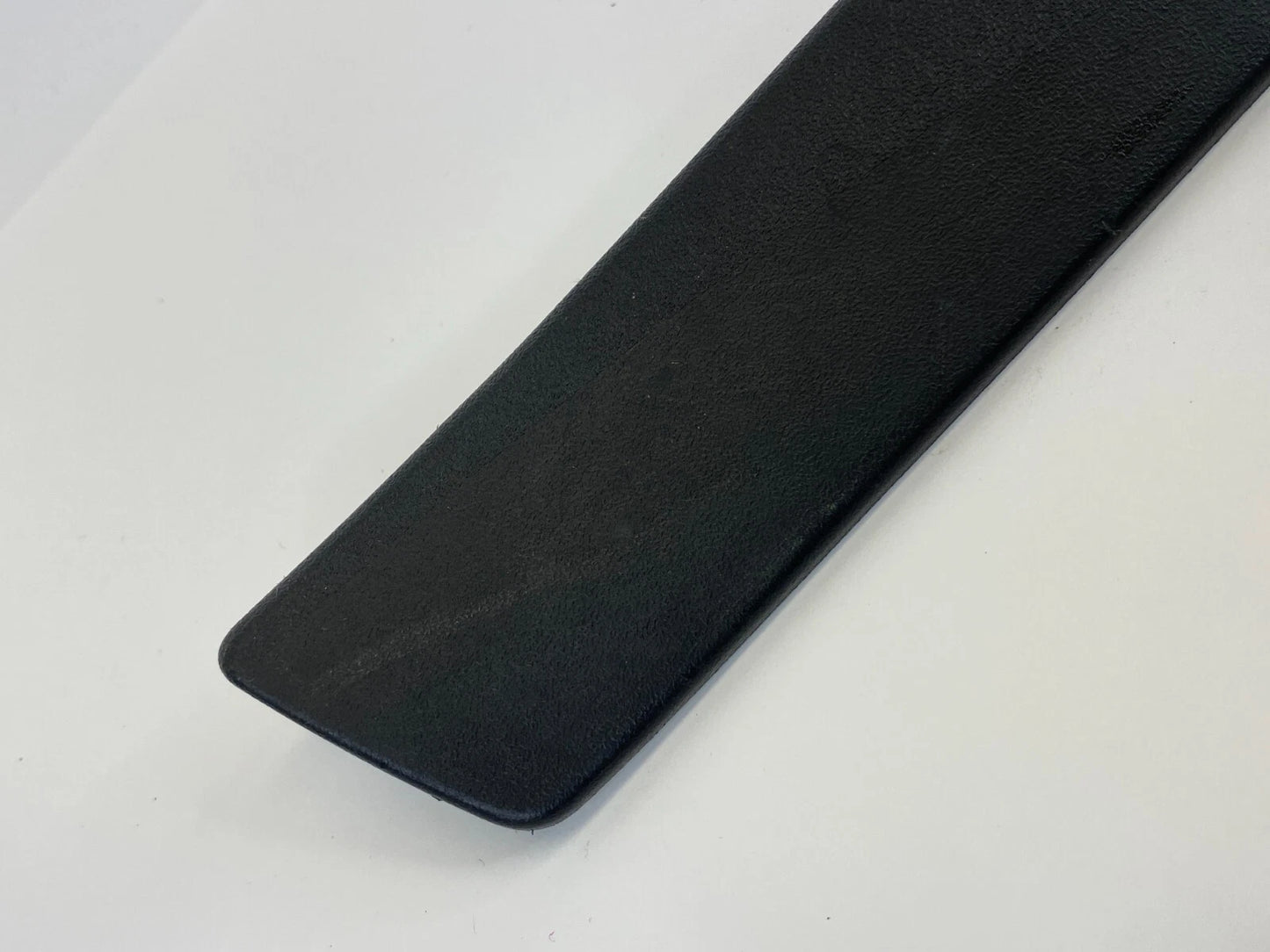 10-15 TOYOTA PRIUS REAR RIGHT SIDE DOOR SCUFF PLATE STEP TRIM PANEL 67915-47030