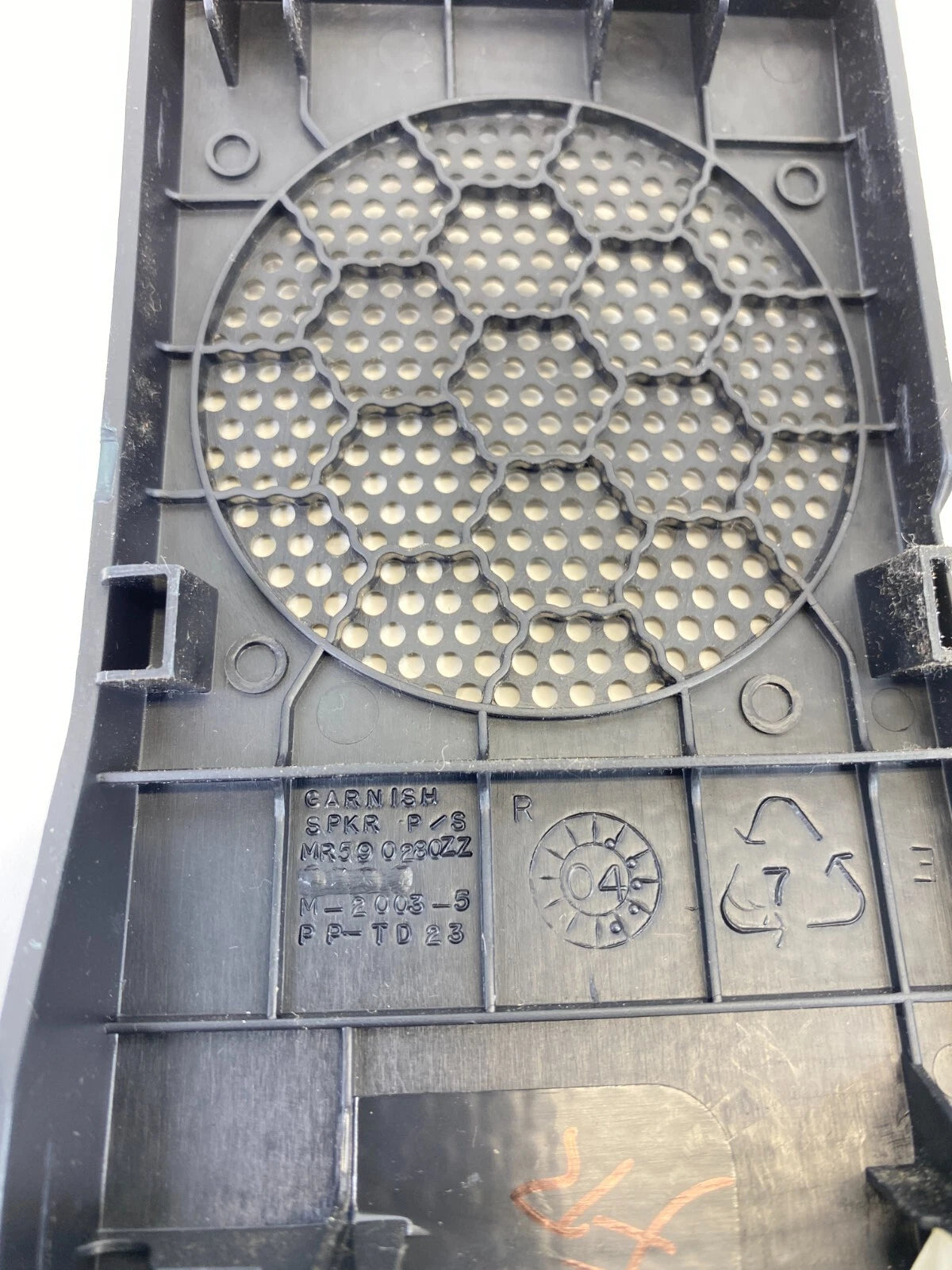 2004-2012 MITSUBISHI GALANT DASH RIGHT PASSENGER SIDE SPEAKER GRILLE COVER OEM