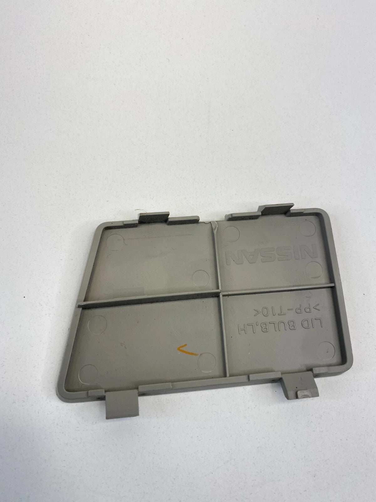 2008-2013 NISSAN ROGUE LEFT DRIVER BULB LID COVER CAP TRIM BEZEL OEM