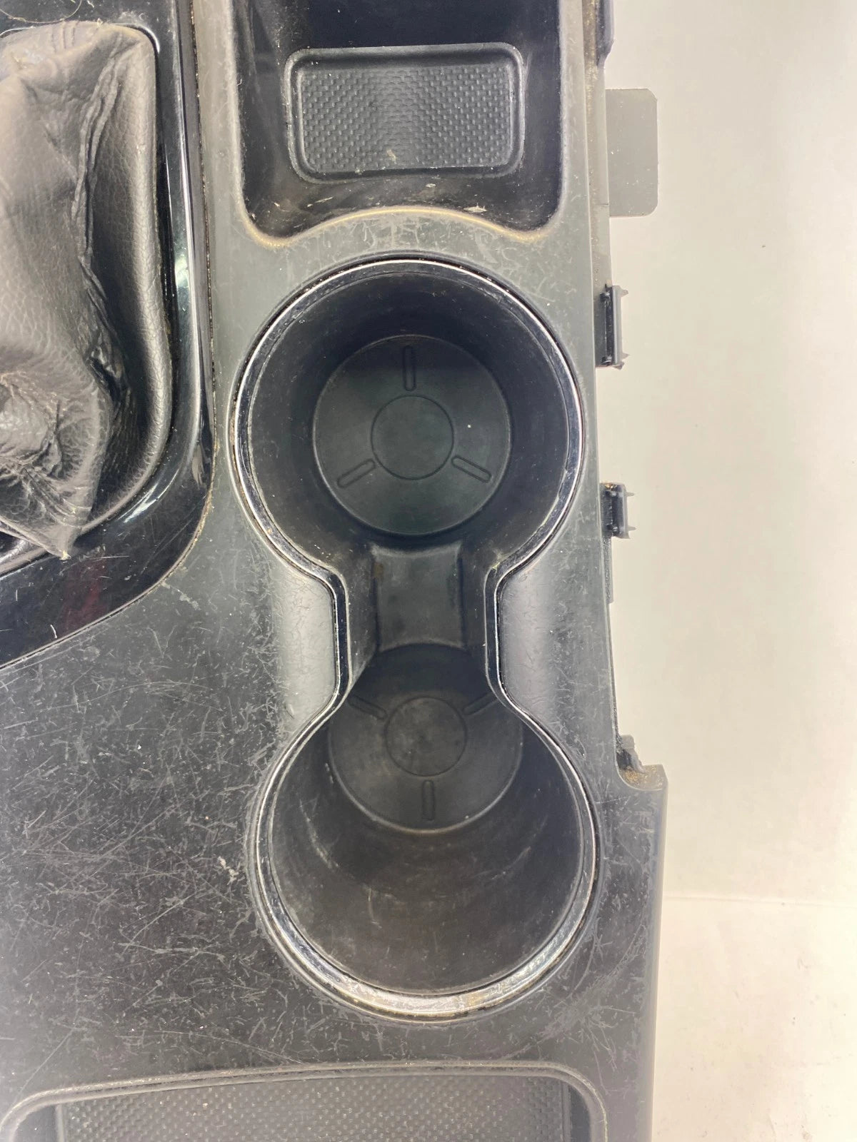 2011-2014 HYUNDAI SONATA AUTOMATIC SHIFTER BEZEL CONSOLE TRIM OEM 84650-3Q000