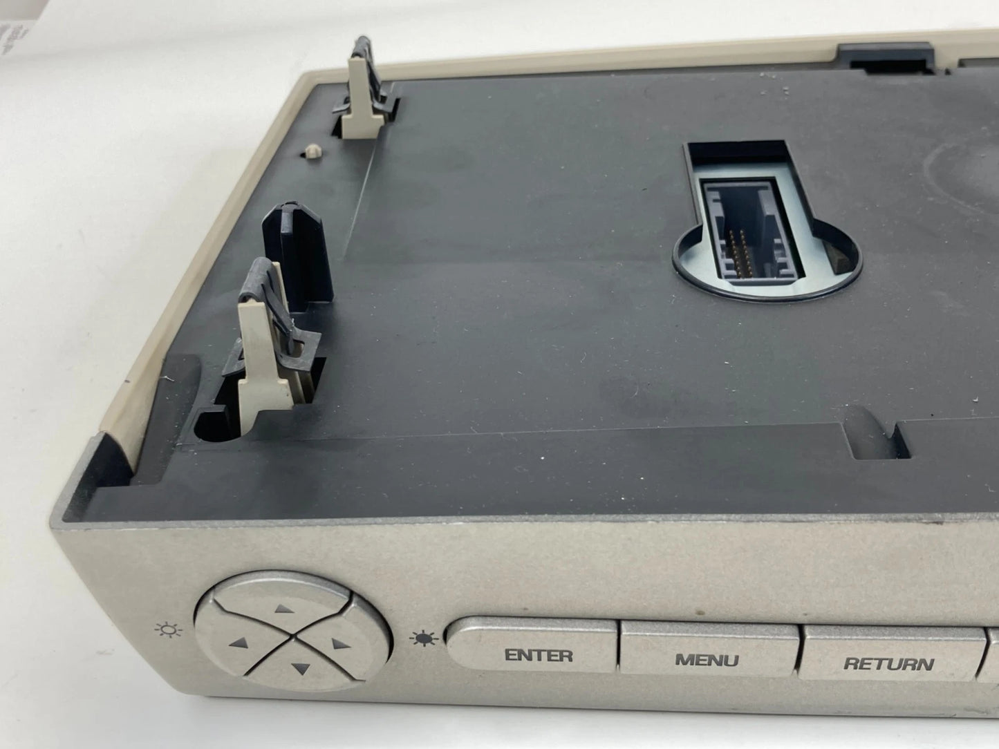 07-10 LINCOLN MKX OVERHEAD VIDEO REAR ENTERTAINMENT DVD SCREEN 8L7T-10E947-AA