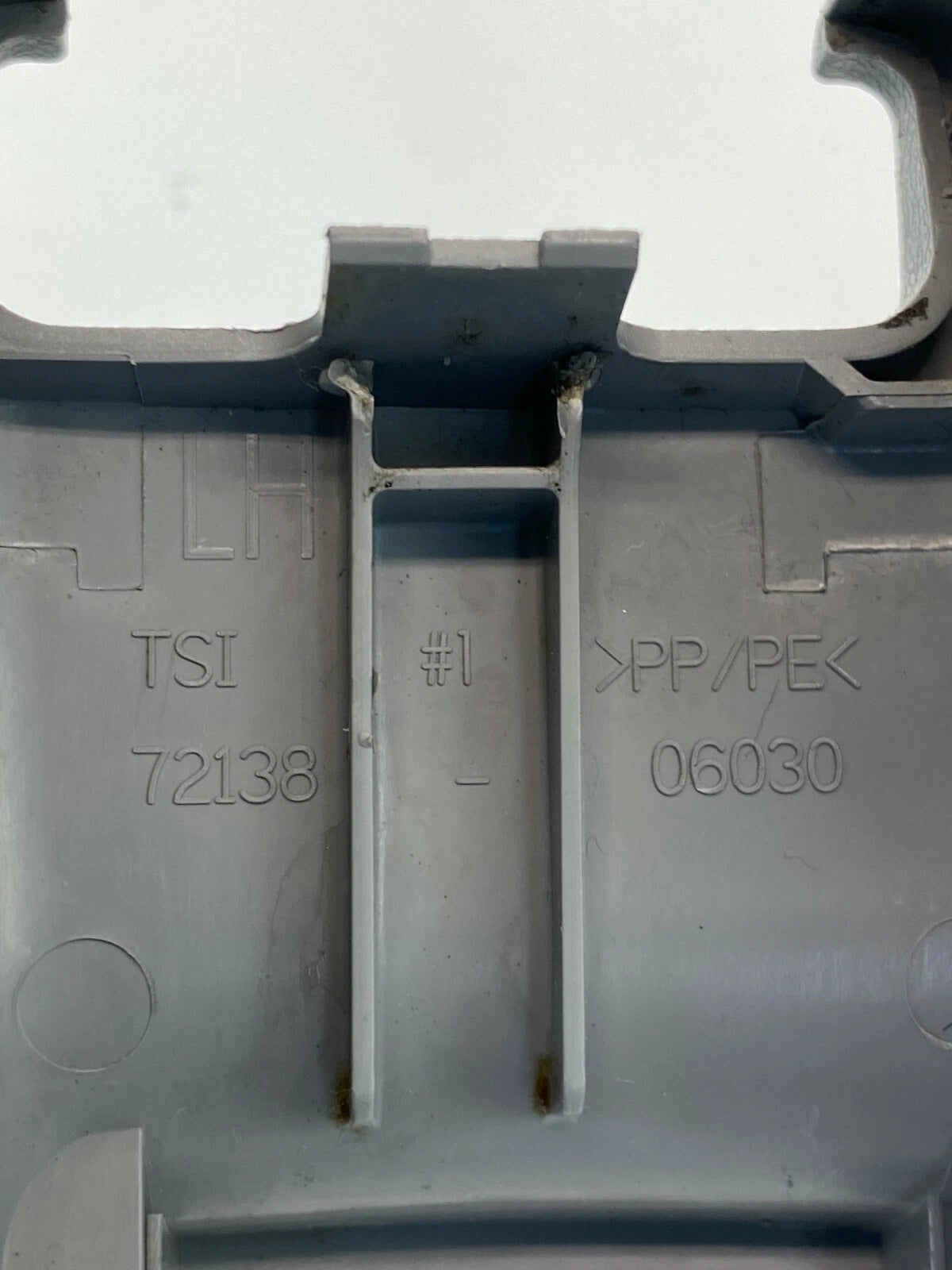 2007-2011 TOYOTA CAMRY LEFT OUTER SEAT SIDE TRACK END COVER PANEL 72138-06030