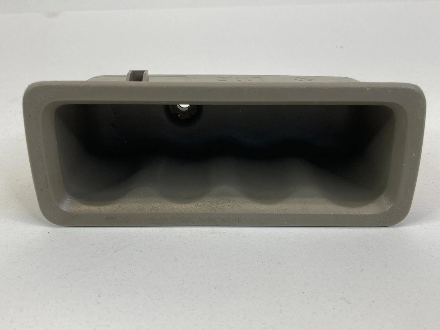 05-10 JEEP GRAND CHEROKEE REAR LEFT INNER DOOR PULL HANDLE CUP TRIM K05879039PC