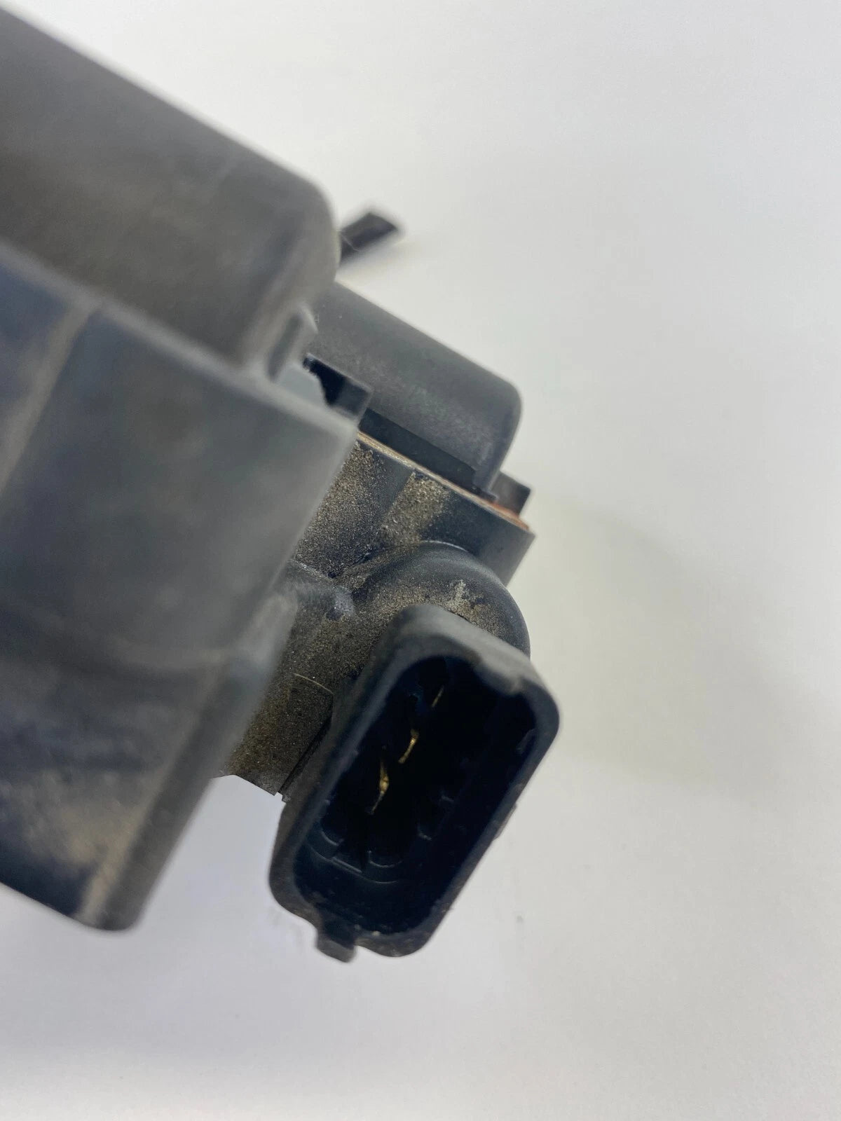 98-05 MERCEDES-BENZ E 320 3.2L V6 A/T ENGINE IGNITION COIL IGNITER A0001587803