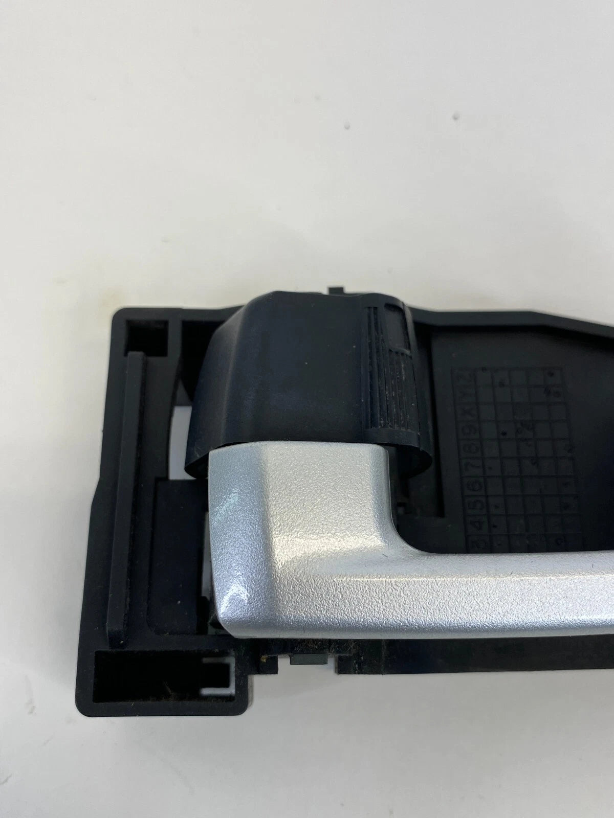 04-12 MITSUBISHI GALANT FRONT LEFT DRIVER SIDE INSIDE DOOR HANDLE MR970139 OEM