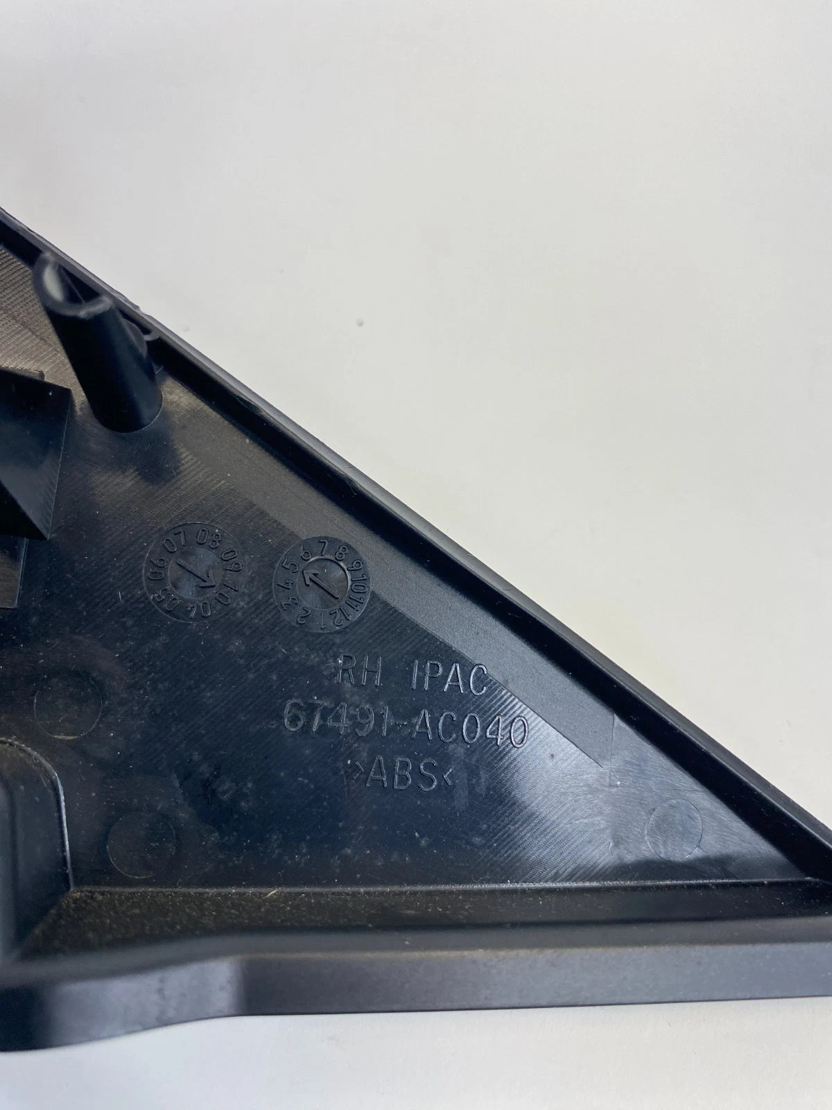 2005-2012 Toyota Avalon Front Inner Right Corner Cover Trim 67491-AC040 OEM