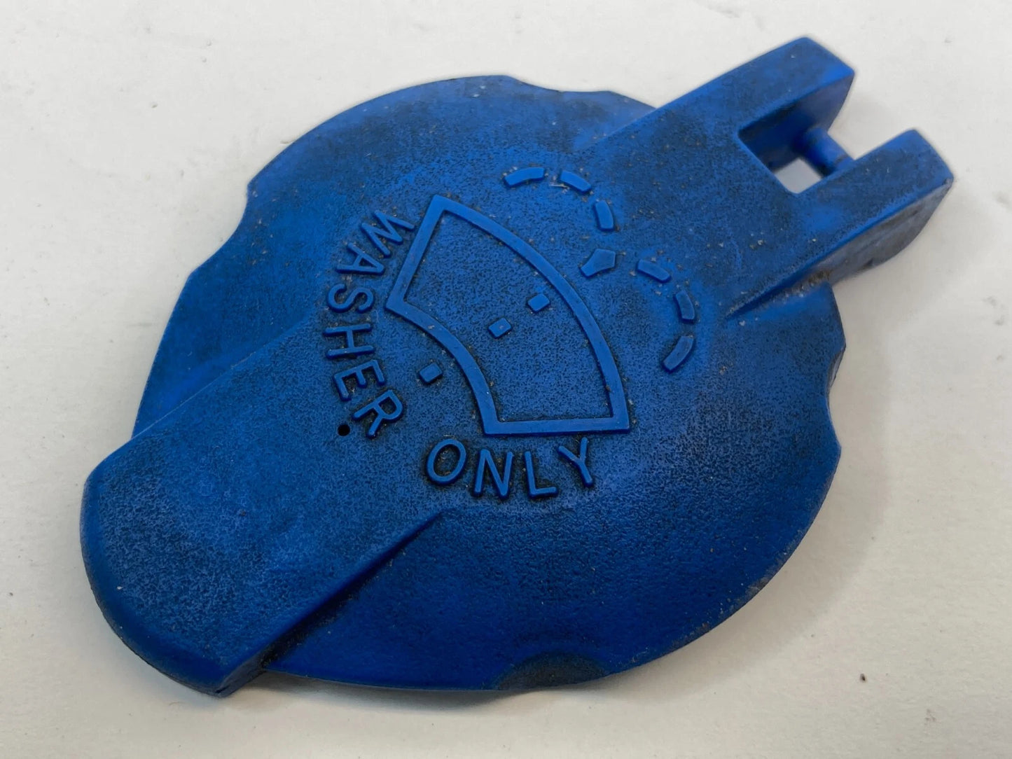 12-17 HYUNDAI ACCENT SDN WINDSHIELD WIPER WASHER FLUID RESERVOIR CAP COVER OEM