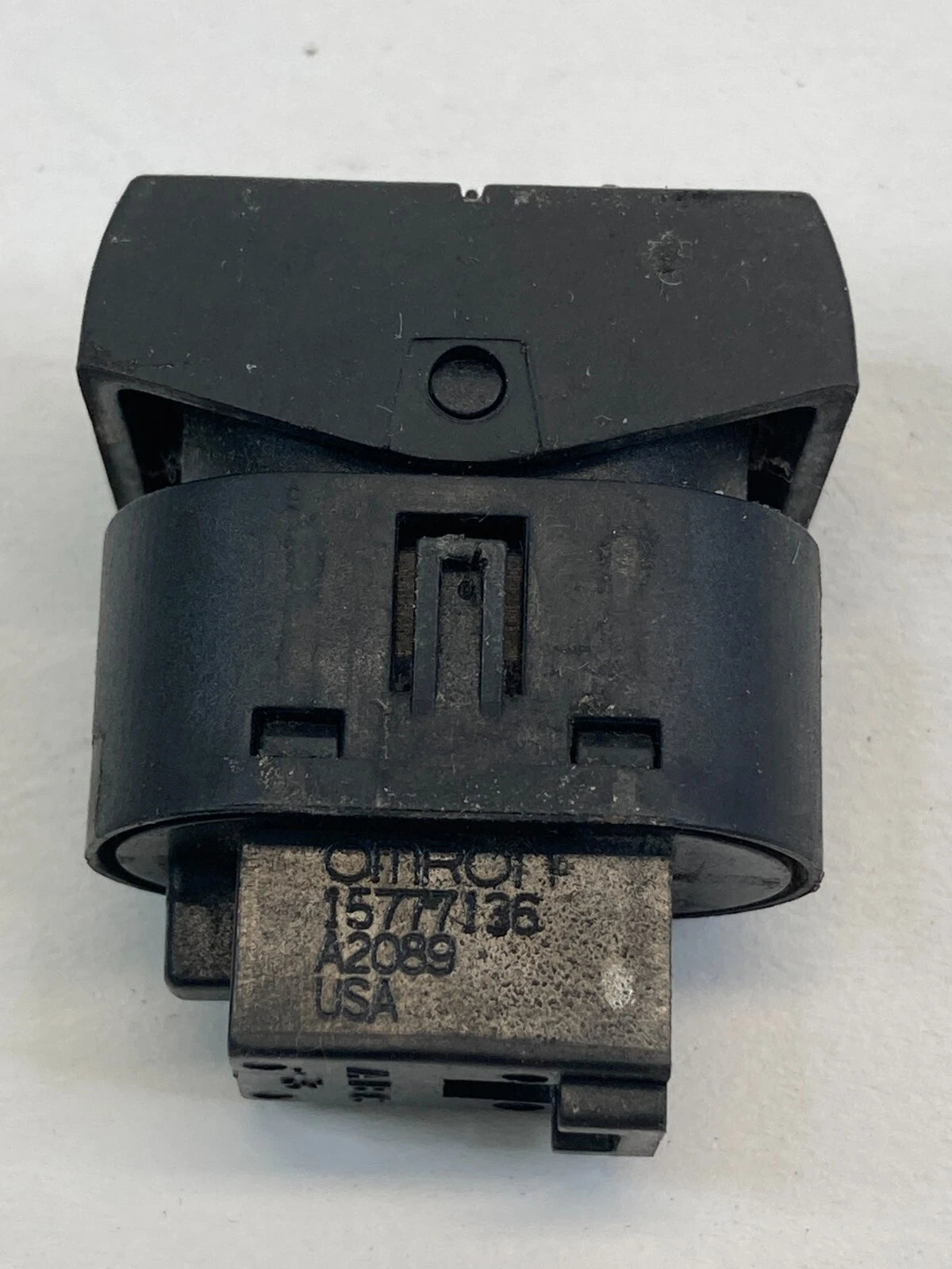 2005-2010 CHEVROLET COBALT FRONT LEFT SIDE DOOR LOCK CONTROL SWITCH 15777136